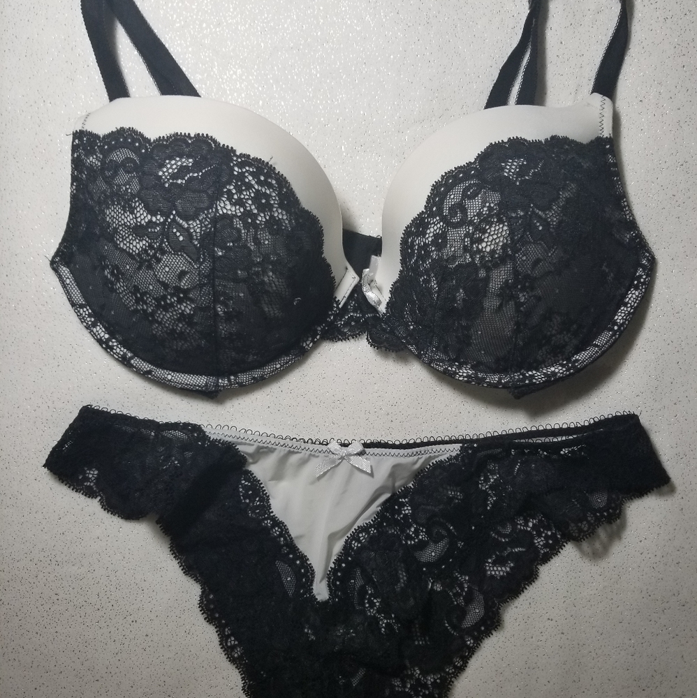 Victoria's Secret Bra and Panties Set 34D
